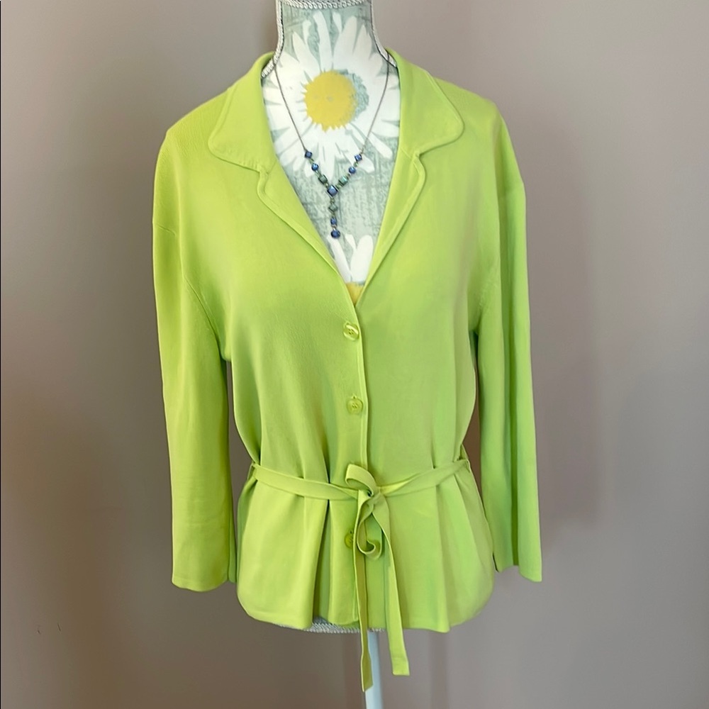 Tristan & Iseut Belted Button-Up Top – Size Large 🖤